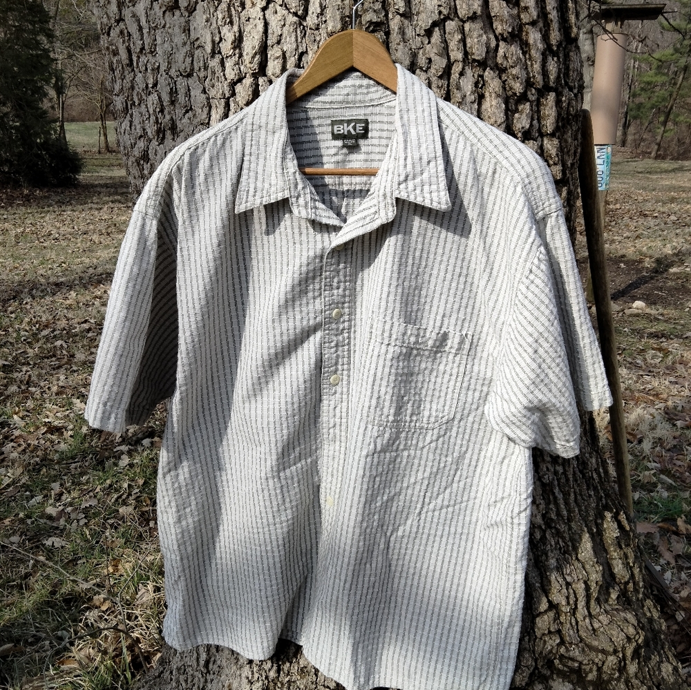 ⬇️ Price Drop!⬇️Men's BKE Shirt in size XL